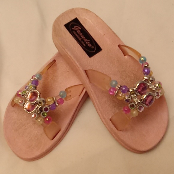 grandco Other - Grandco girls size 12 pink sandals with beads. So cute.